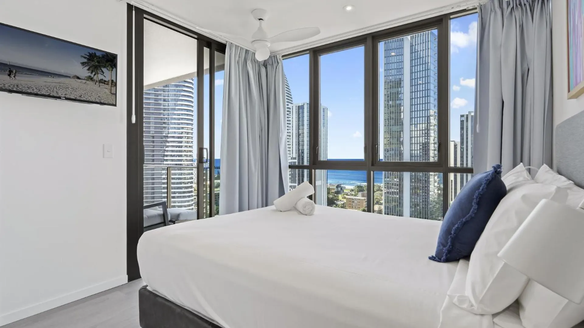 Avani 1904 Beach Views Gold Coast